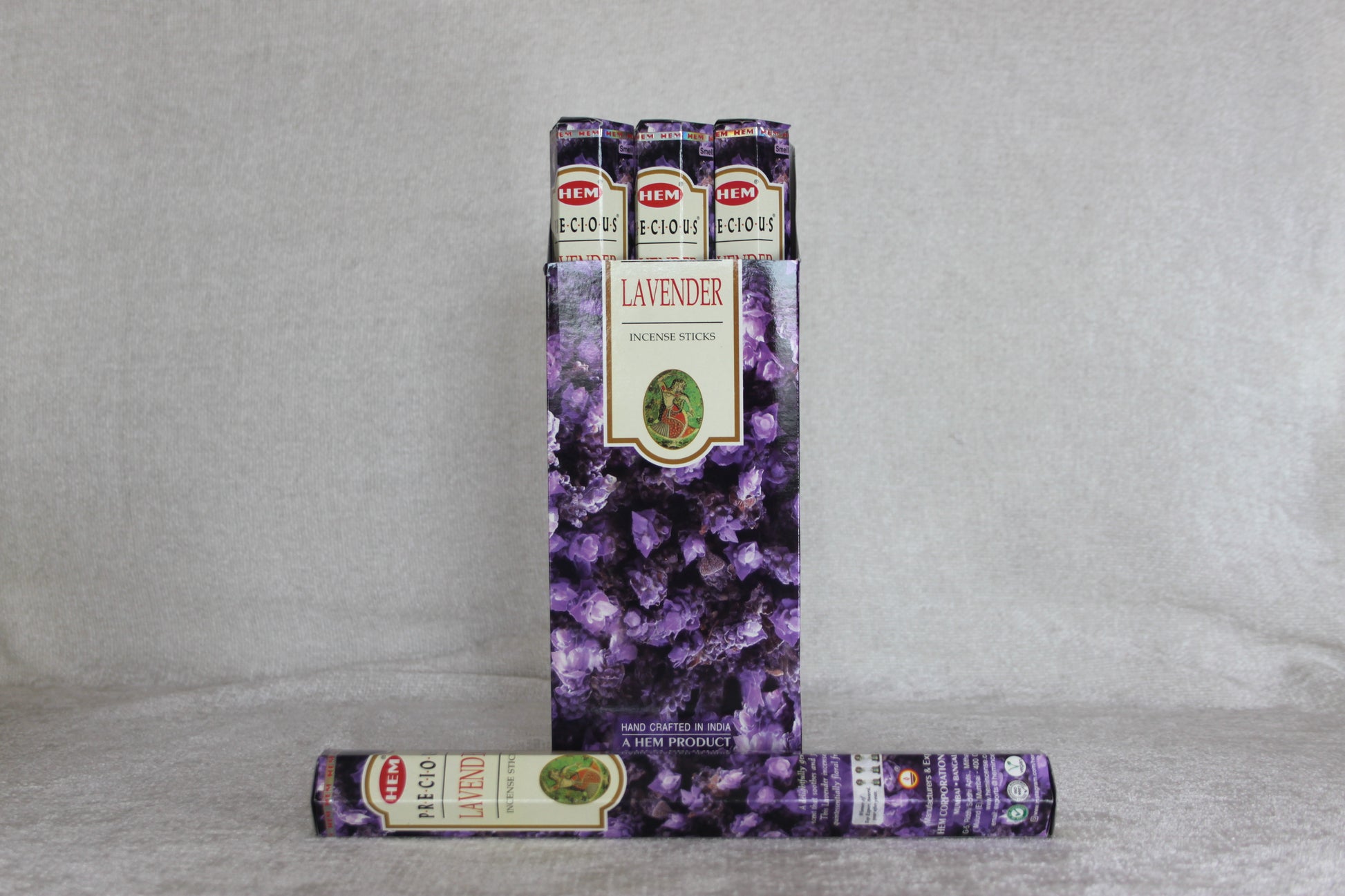 HEM Lavender incense sticks – calming incense for meditation, relaxation, and spiritual serenity.