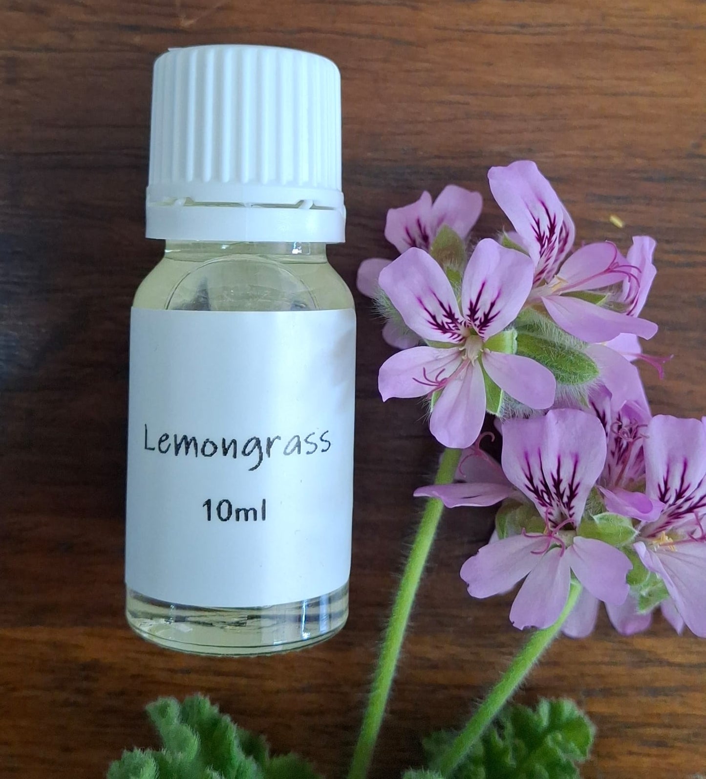 Lemongrass Potpourri Oil 10ml – refreshing citrus fragrance oil that energizes and purifies your space.
