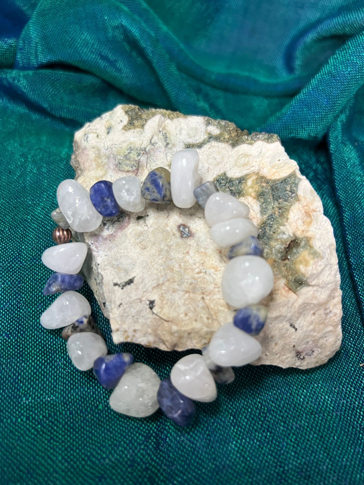 Clear Quartz & Sodalite Crystal Chip Bracelet