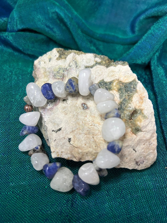 Clear Quartz & Sodalite Crystal Chip Bracelet