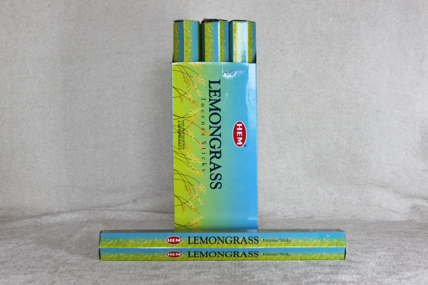 HEM Lemongrass incense sticks – invigorating and purifying incense for meditation, energy cleansing, and spiritual refreshment.
