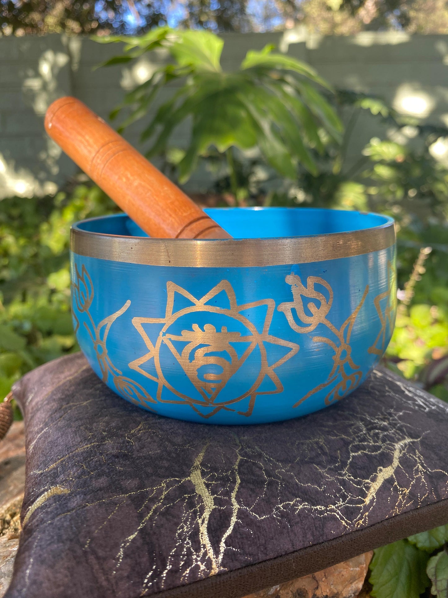 Throat Chakra Tibetan Singing Bowl